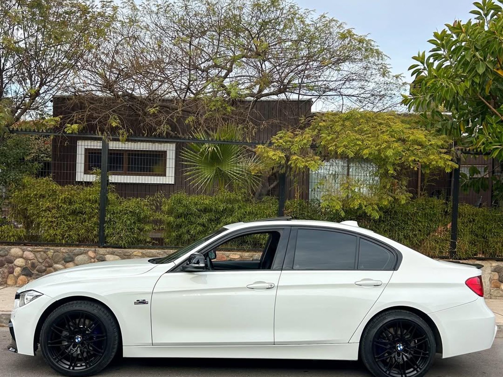 BMW 335I SEDÁN M SPORT 🇩🇪 2015 - Foto 4 de 10