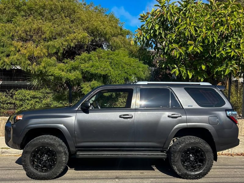Toyota 4RUNNER SR5 4.0 AUT 2016 - Imagen 4 de 10