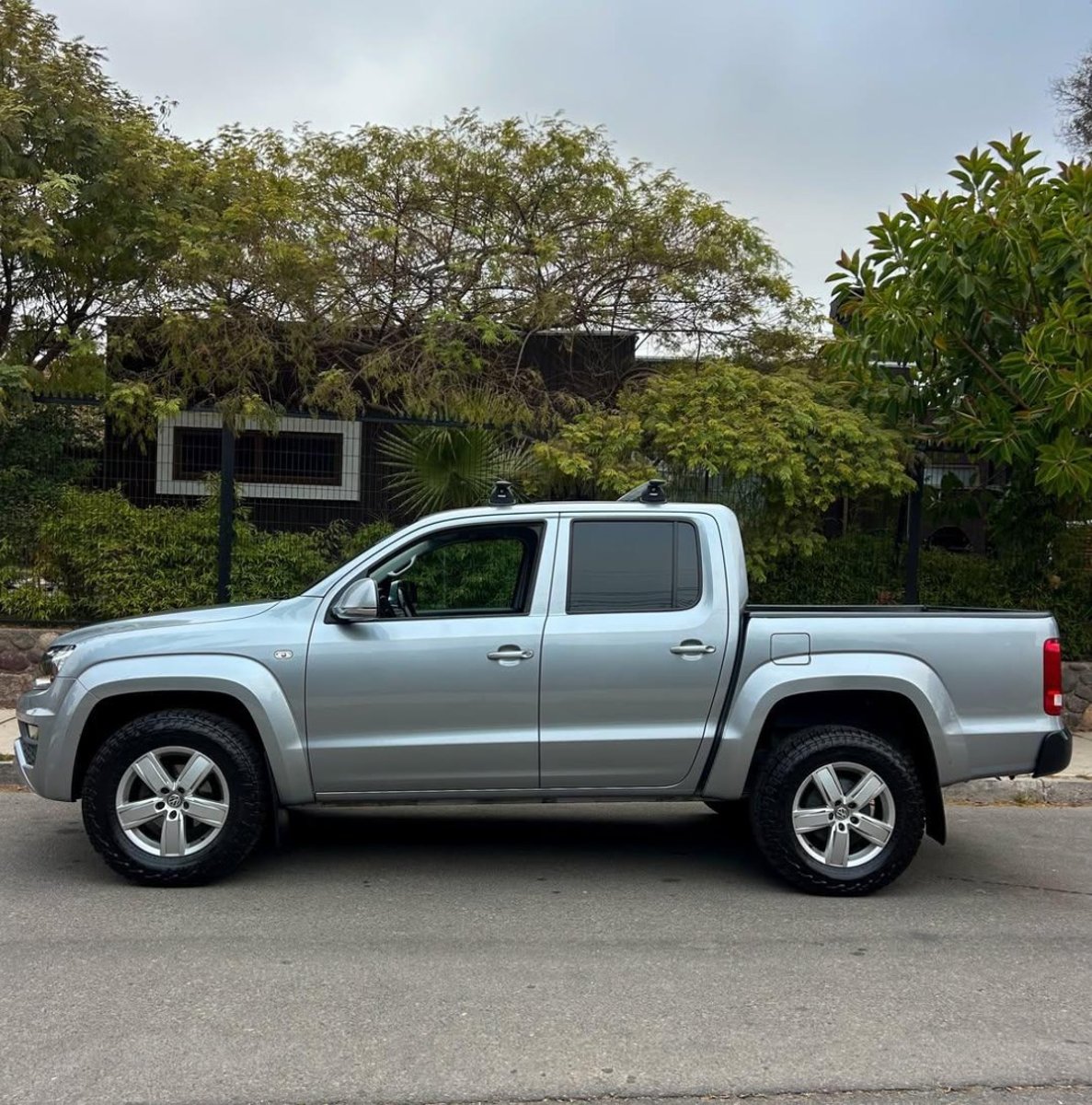 Volkswagen AMAROK COMFORTLINE TDI  2.0L 🇩🇪 2023 - Imagen 4 de 10