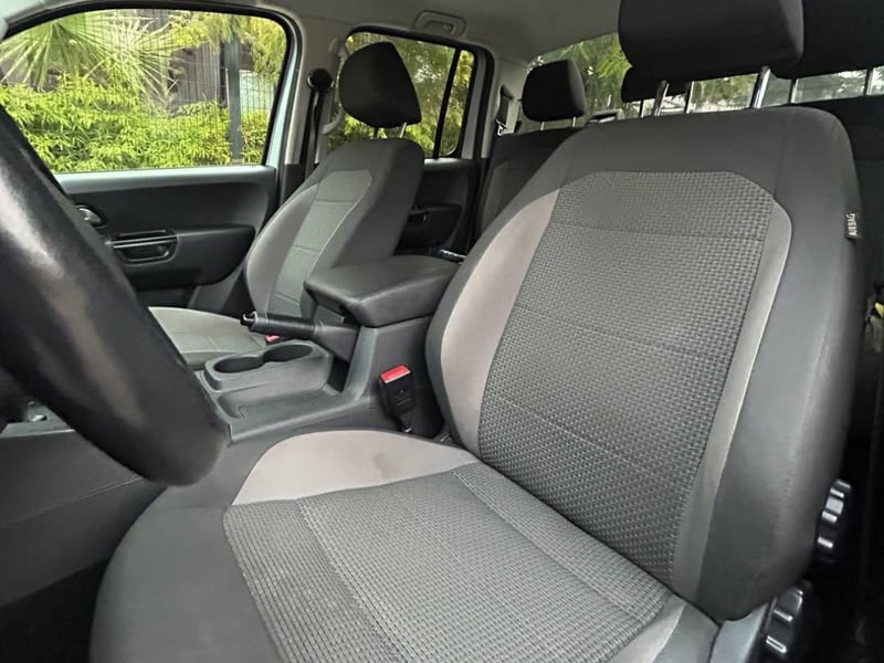 Volkswagen AMAROK COMFORTLINE TDI  2.0L 🇩🇪 2023 - Imagen 6 de 10
