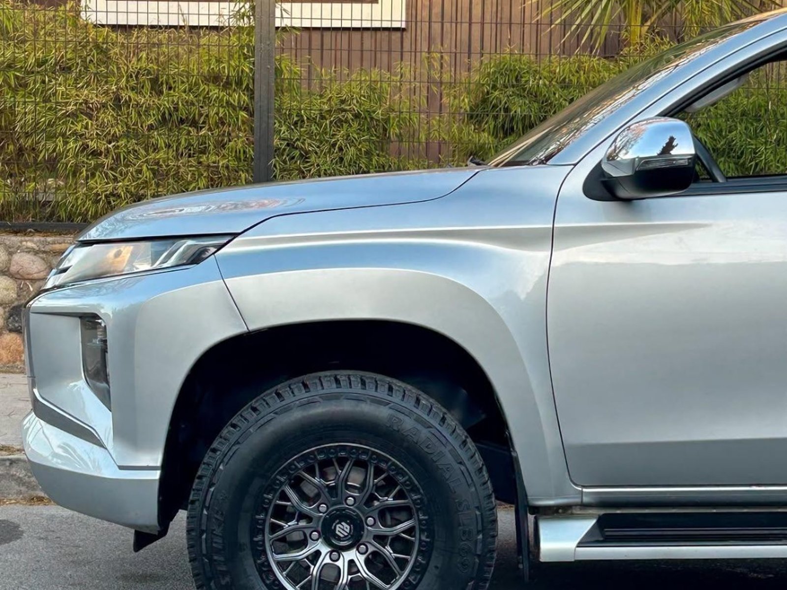 Mitsubishi L200 KATANA 4X4 🇯🇵 2022 - Foto 3 de 10