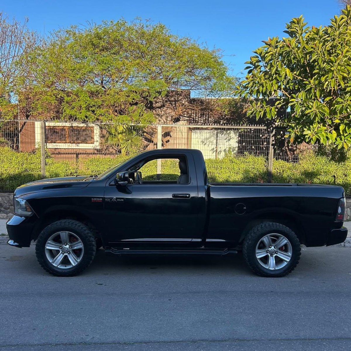Dodge RAM 1500 5.7 HEMI CABINA SIMPLE🇺🇸 2014 - Imagen 4 de 10
