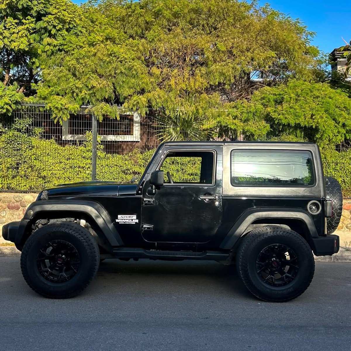 Jeep WRANGLER 3.6L SPORT AT 🇺🇸 2013 - Imagen 4 de 10