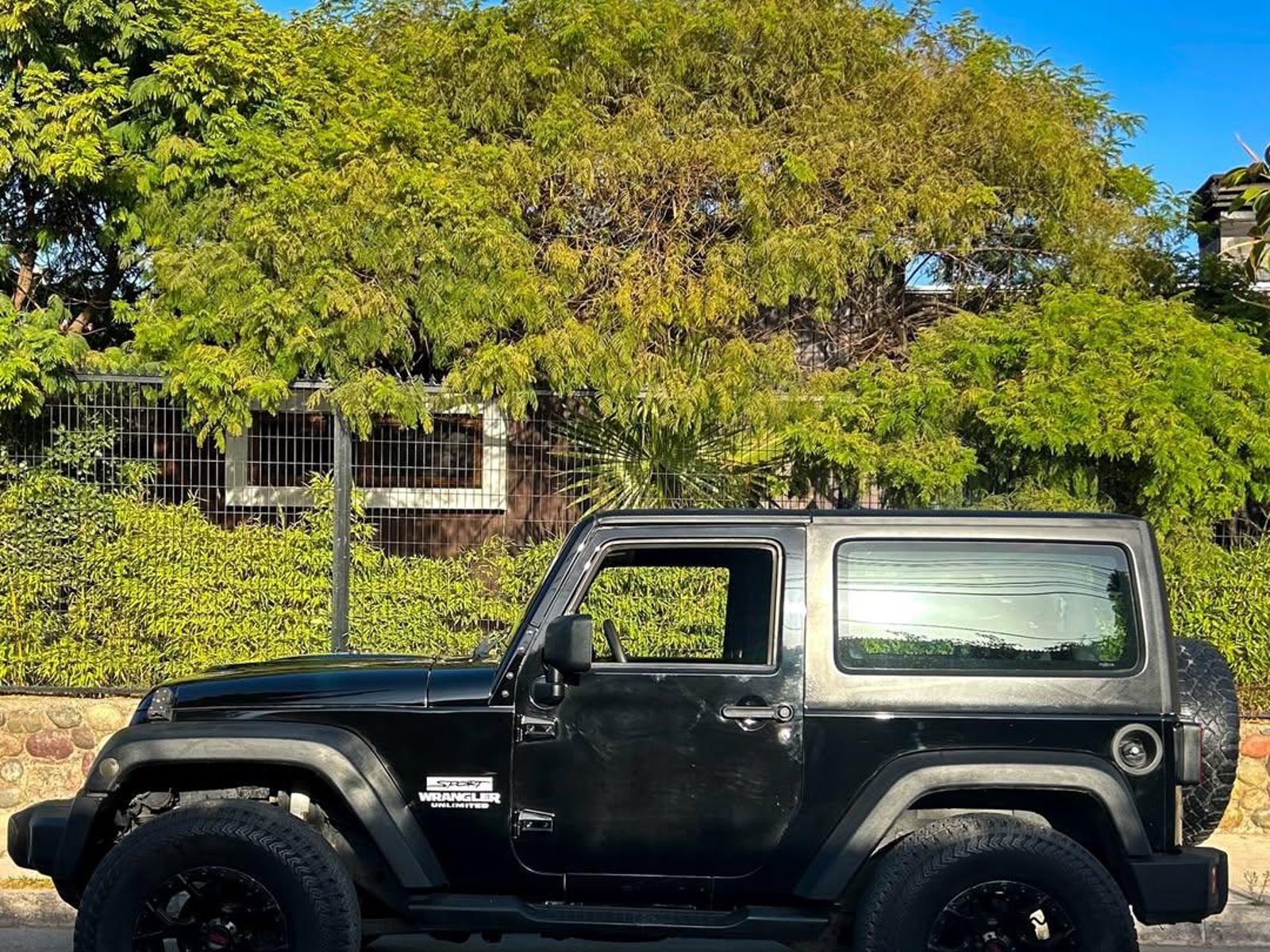 Jeep WRANGLER 3.6L SPORT AT 🇺🇸 2013 - Foto 4 de 10