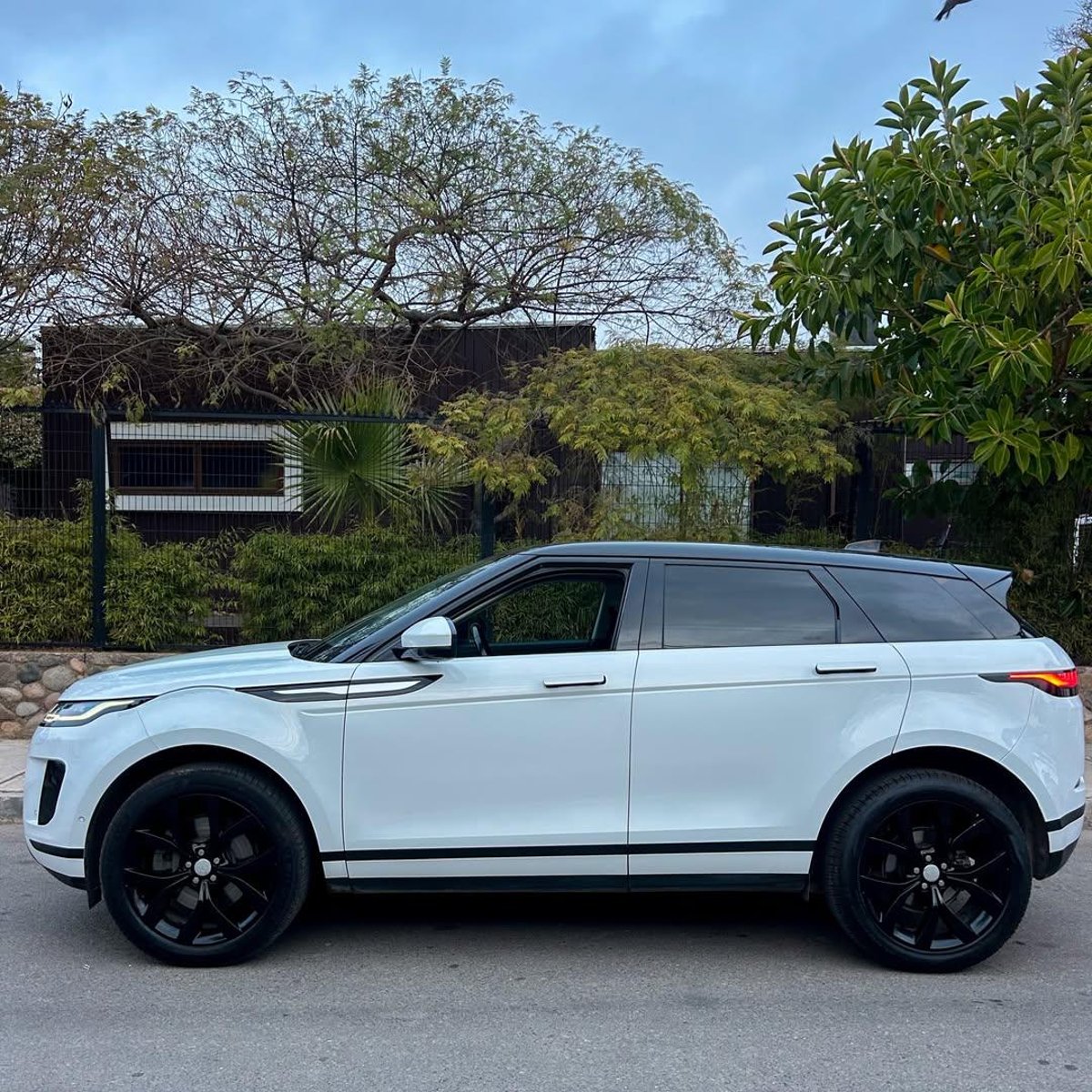 Land Rover RANGE ROVER EVOQUE SE 2.0 🇬🇧 2021 - Imagen 4 de 10