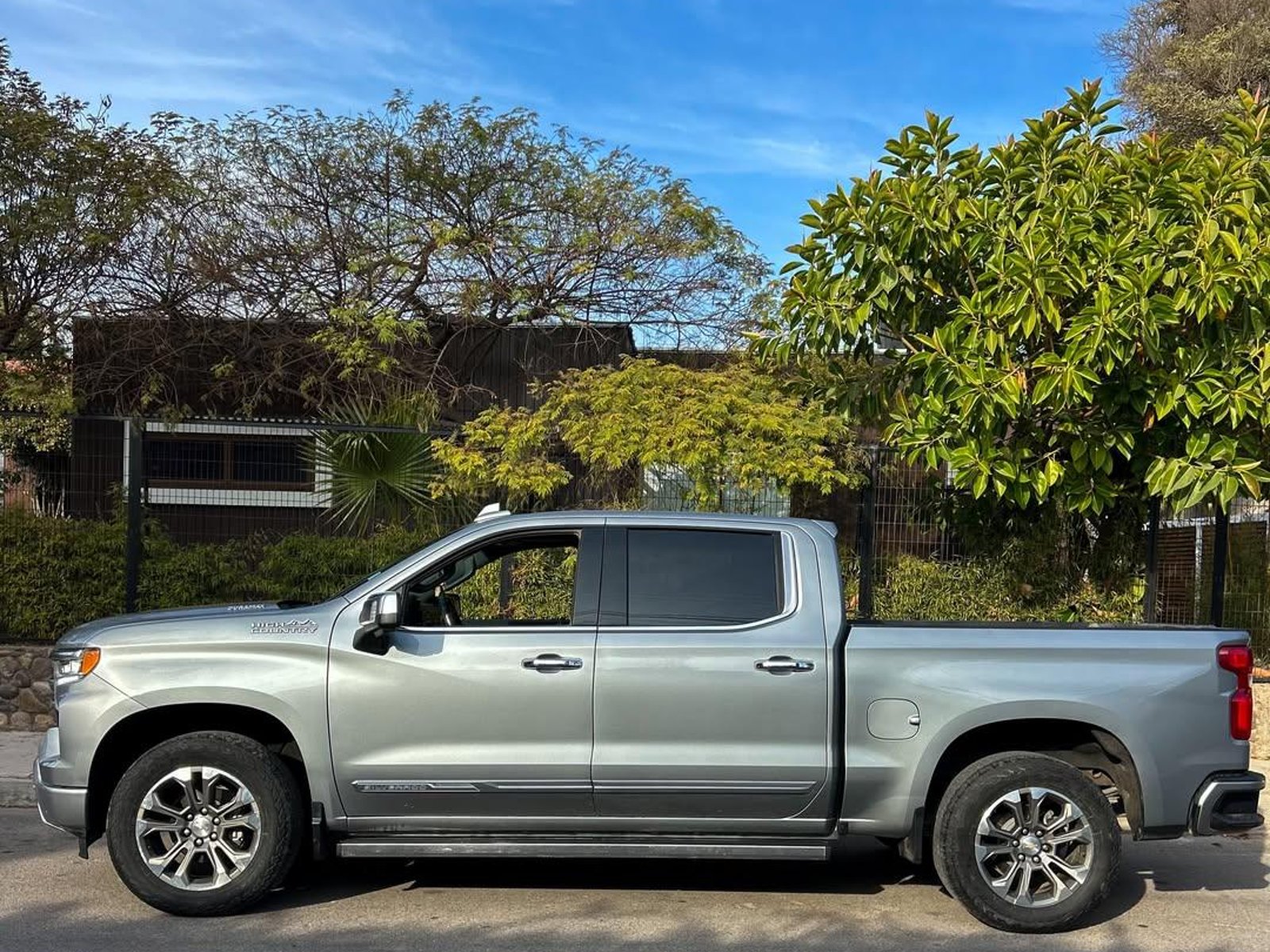 Chevrolet SILVERADO HIGH COUNTRY DURAMAX 3.0 🇺🇸 2023 - Foto 4 de 10
