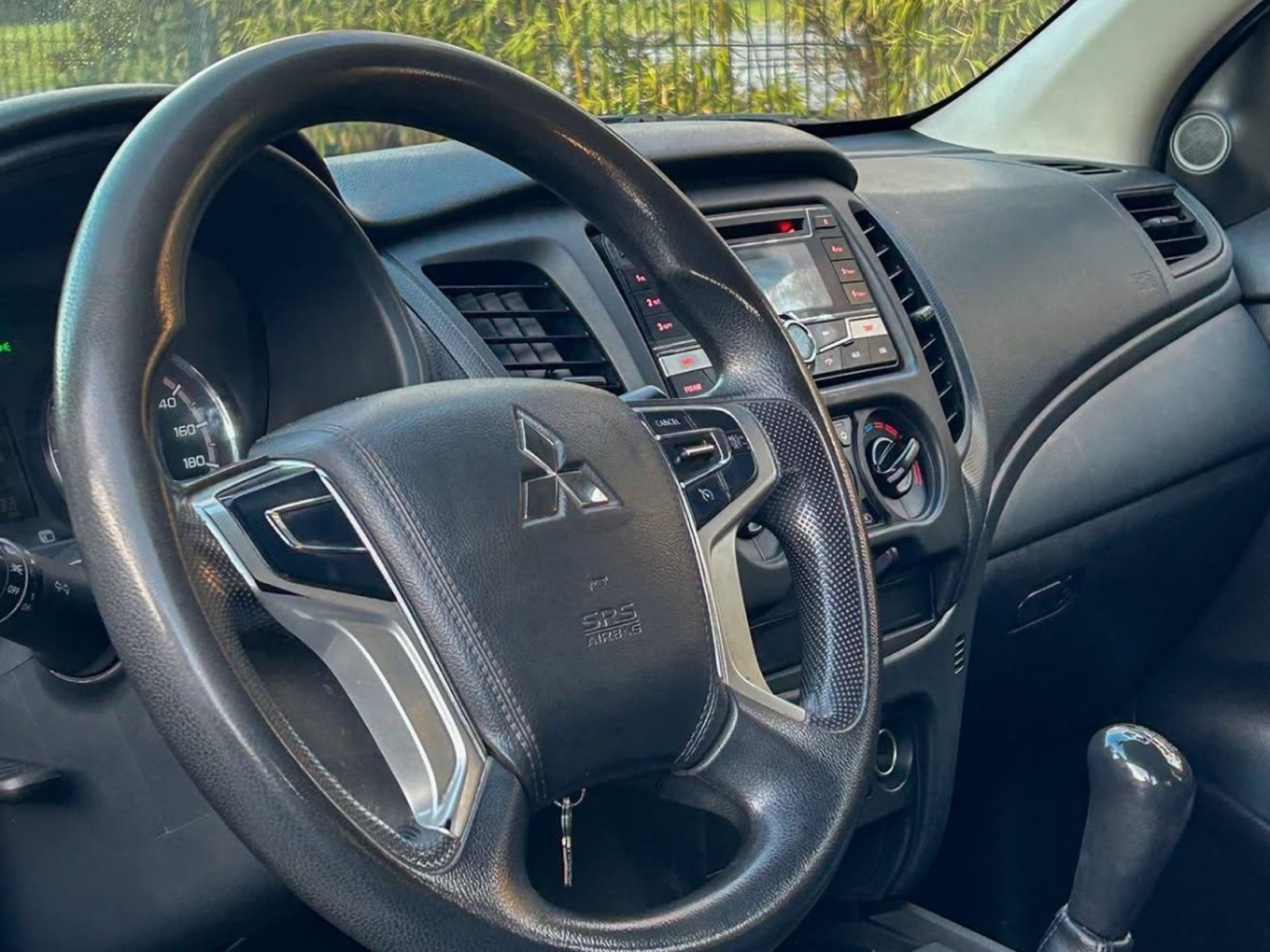 Mitsubishi L200 KATANA 4X4 🇯🇵 2022 - Foto 5 de 10