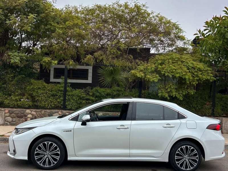 Toyota COROLLA HYBRID SEG ECVT 2.0L 🇯🇵 2022 - Imagen 4 de 10