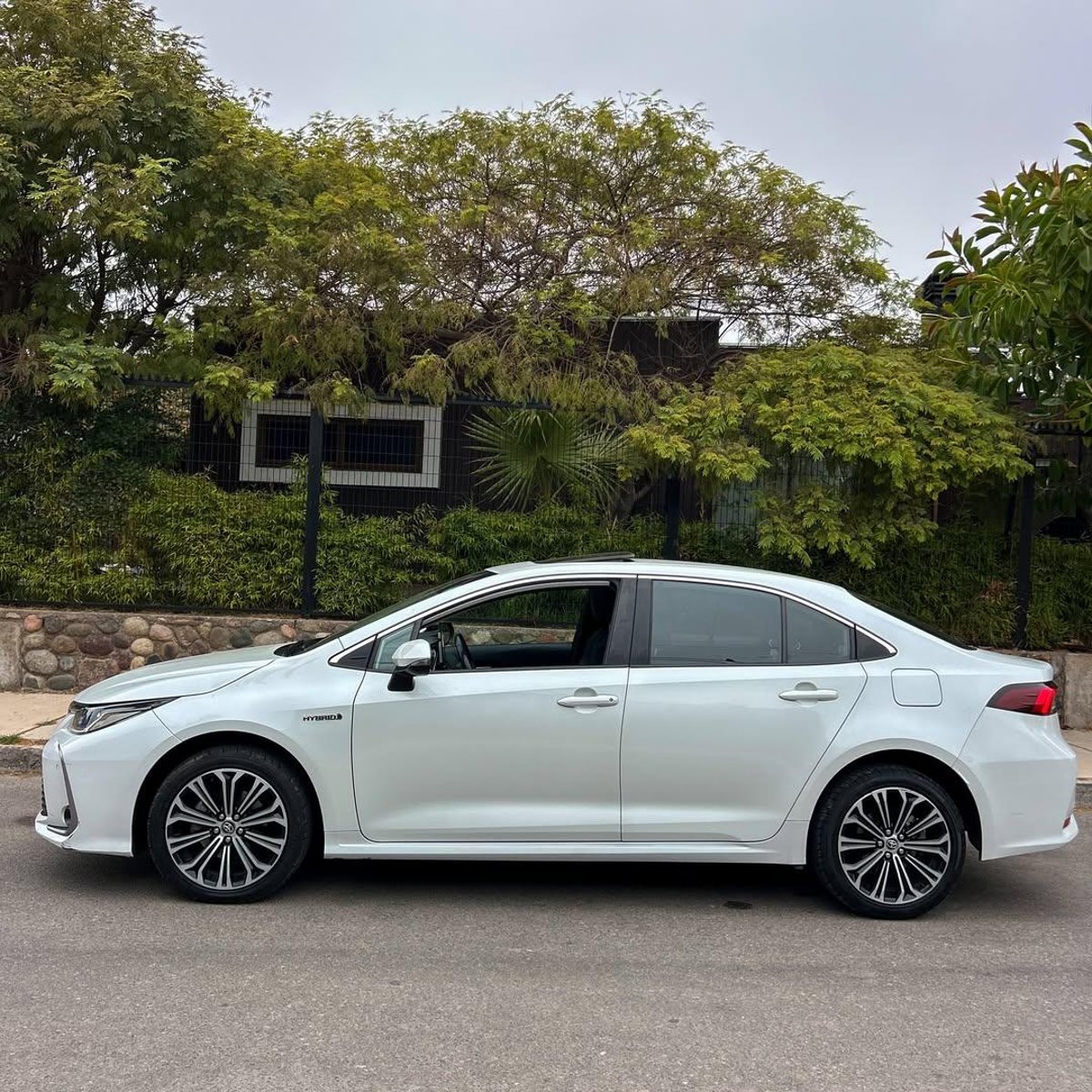 Toyota COROLLA HYBRID SEG ECVT 2.0L 🇯🇵 2022 - Imagen 4 de 10