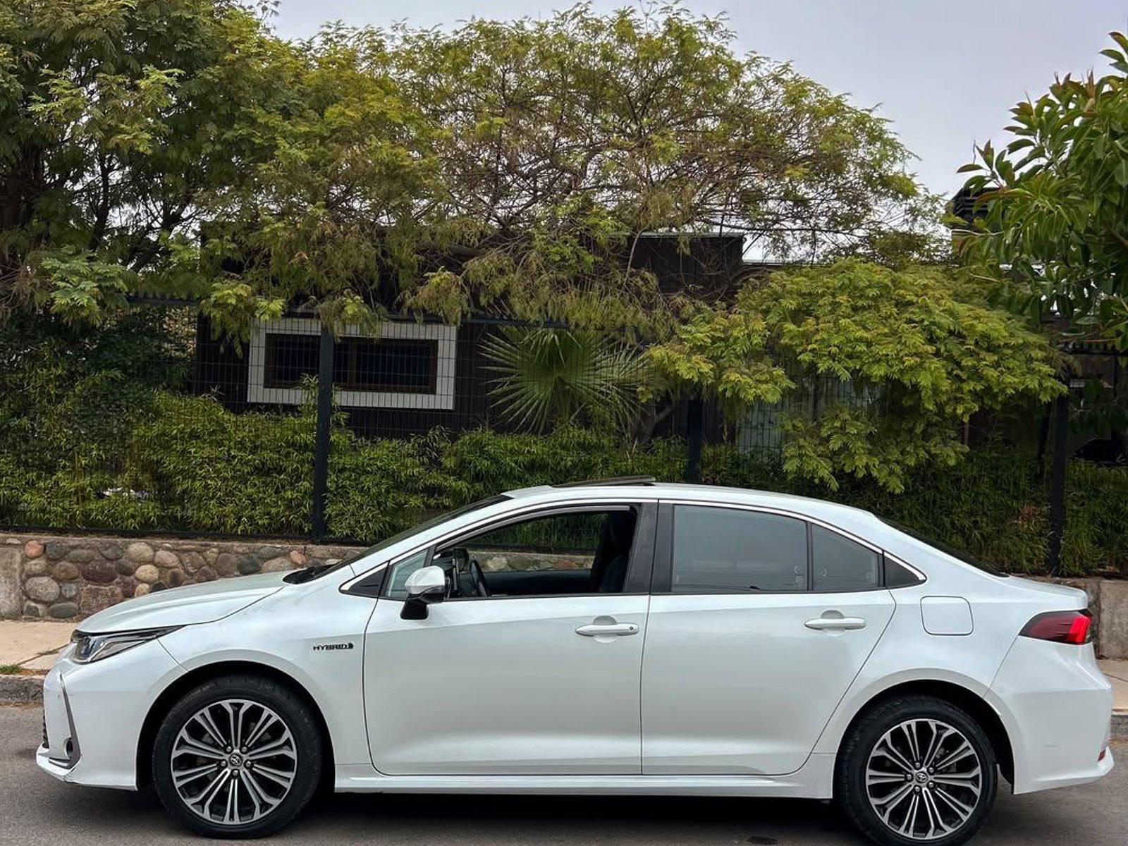 Toyota COROLLA HYBRID SEG ECVT 2.0L 🇯🇵 2022 - Foto 4 de 10