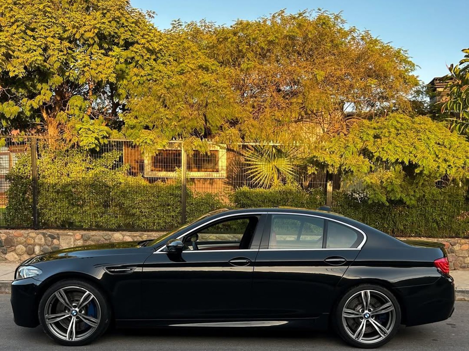BMW M5 4.4L V8 🇩🇪 2016 - Foto 4 de 10