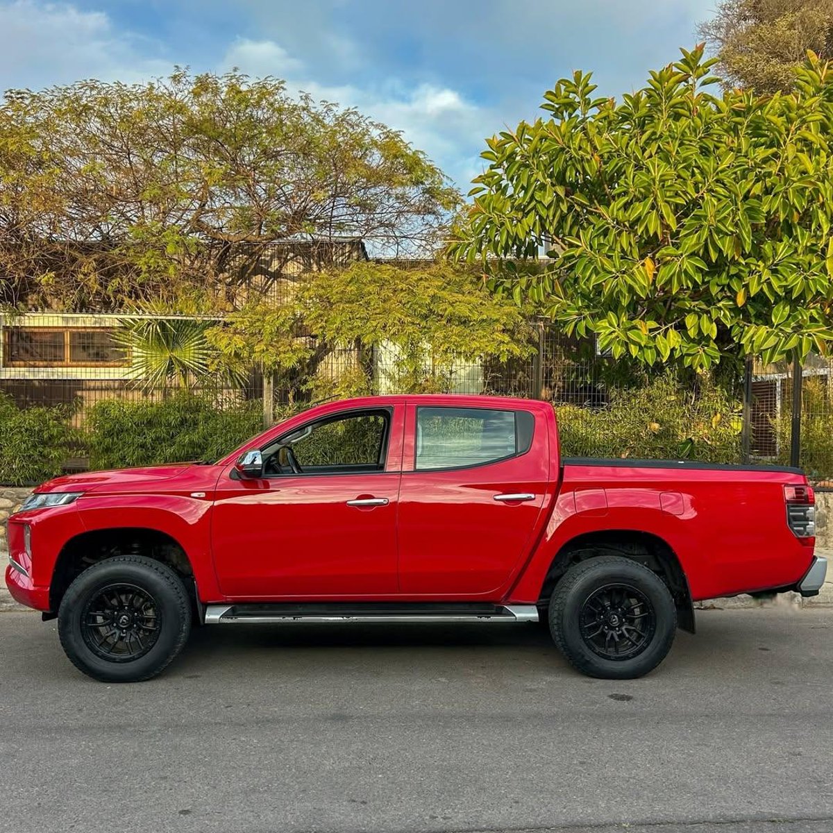 Mitsubishi L200 KATANA 4X4 🇯🇵 2024 - Imagen 4 de 10