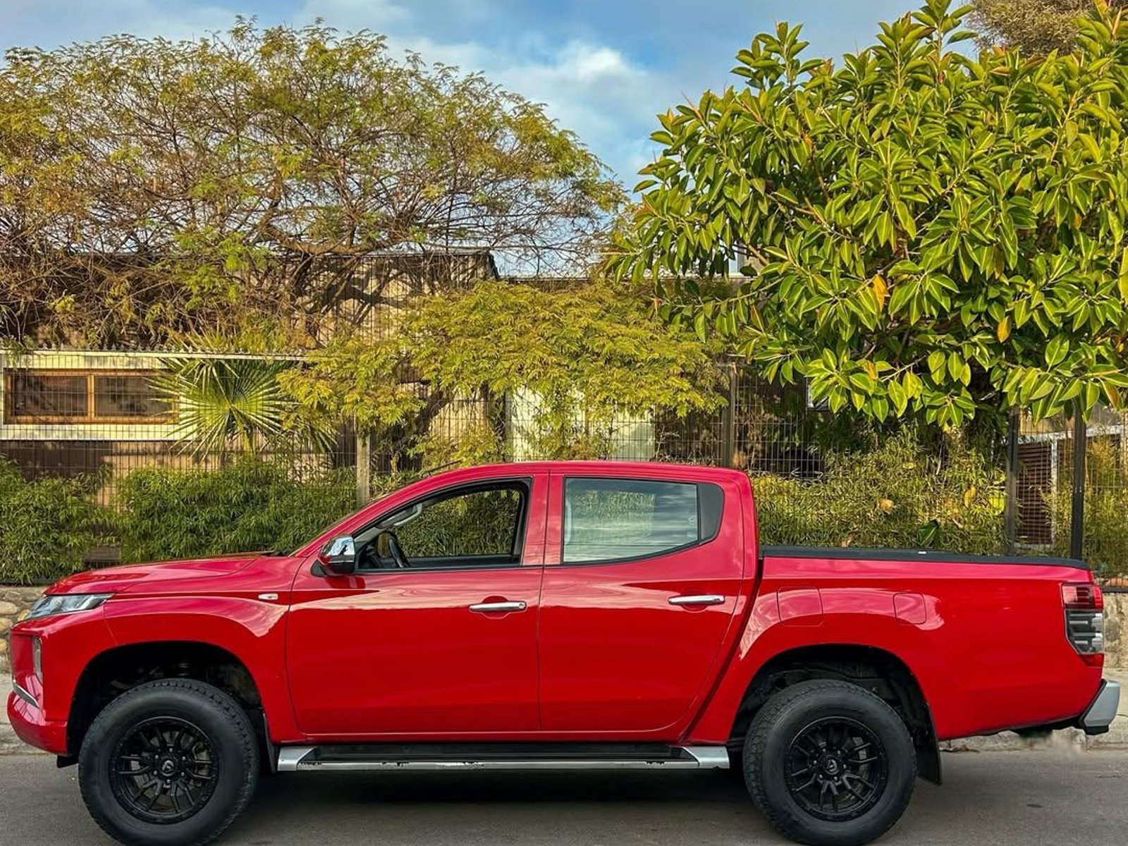 Mitsubishi L200 KATANA 4X4 🇯🇵 2024 - Foto 4 de 10