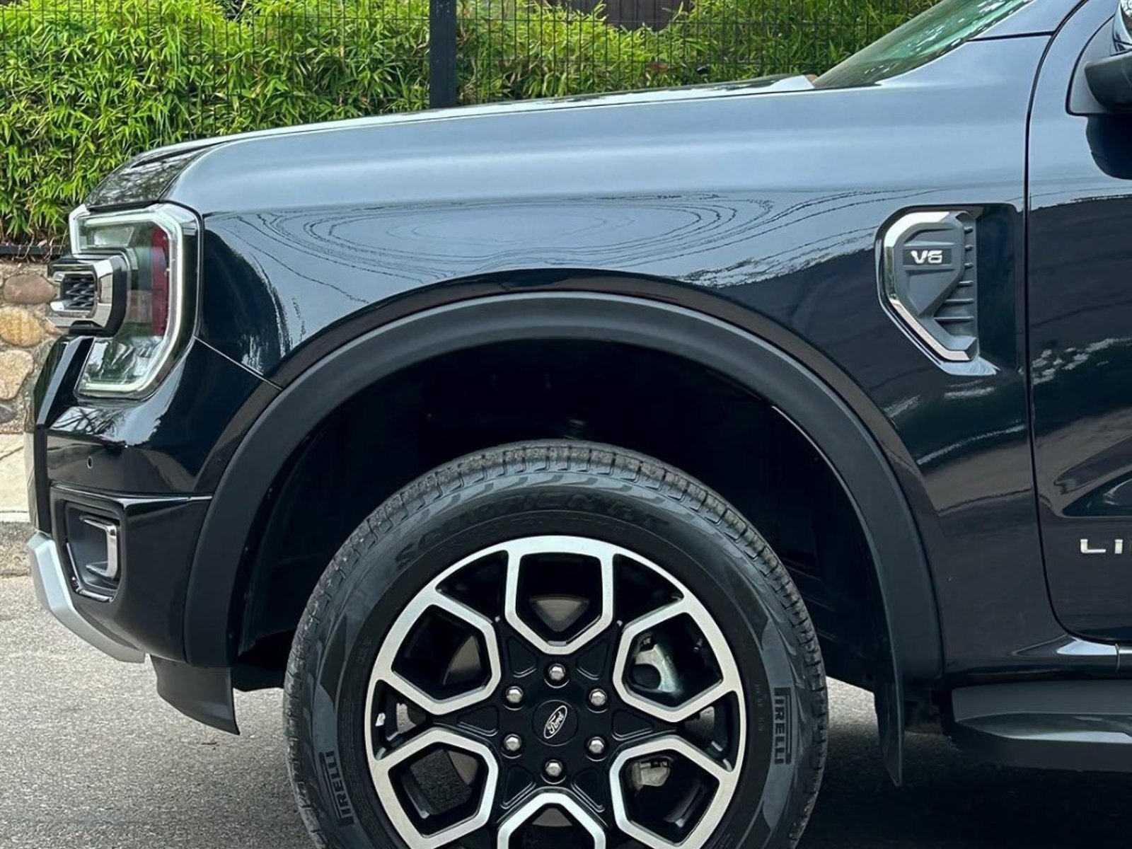 Ford RANGER LIMITED V6 4X4🇺🇸 2026 - Foto 3 de 10