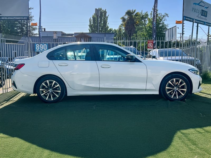 BMW 320I 2.0 TURBO 2023 - Imagen 9 de 10