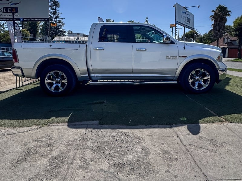 RAM 1500 LARAMIE 4X4 DIESEL 2019 - Imagen 7 de 10