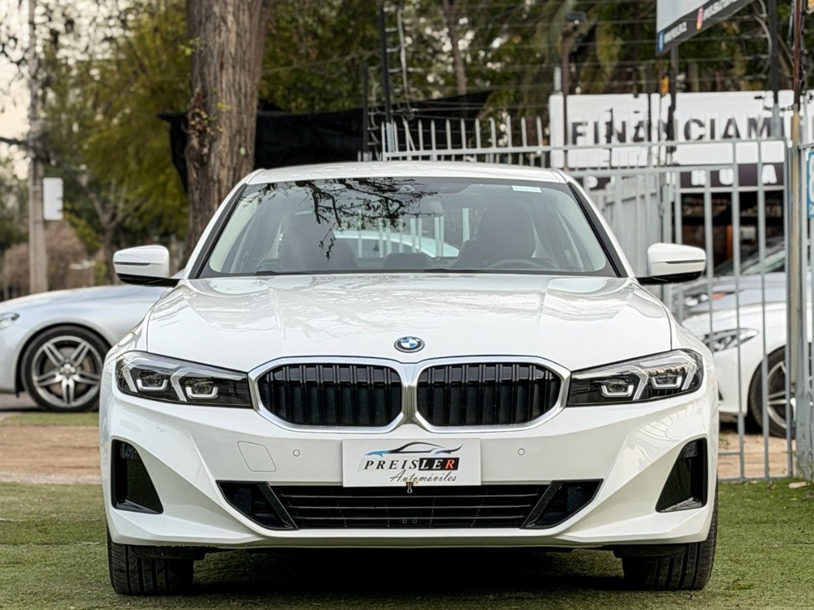 BMW 330 HIBRIDO ENCHUFABLE 2023 - Foto 2 de 10