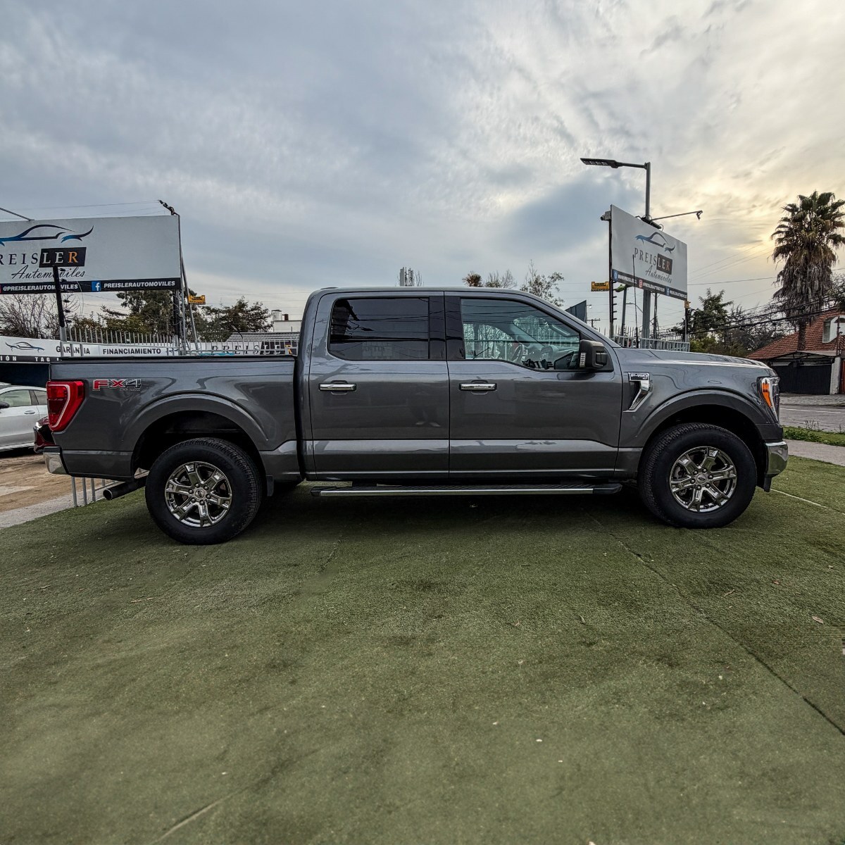 Ford F-150 XLT 5.0 4X4 2024 - Imagen 8 de 10
