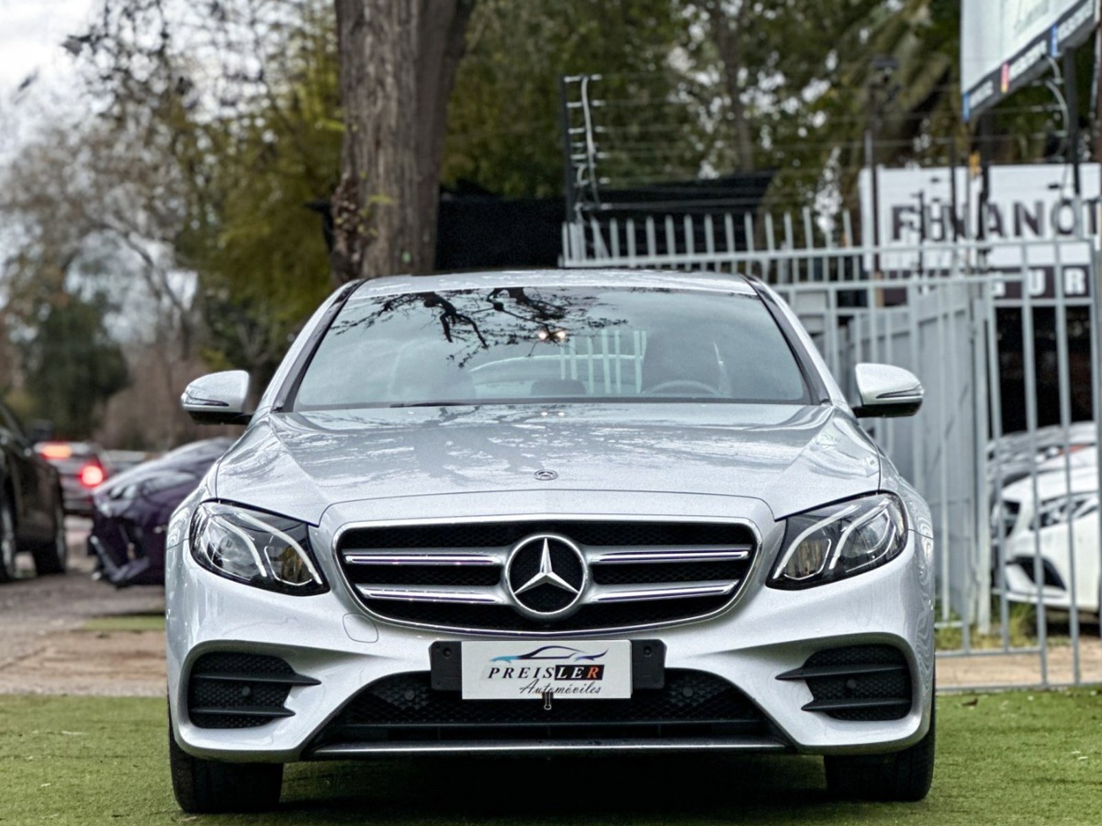 Mercedes-Benz E350 AMG LINE 2020 - Foto 2 de 10