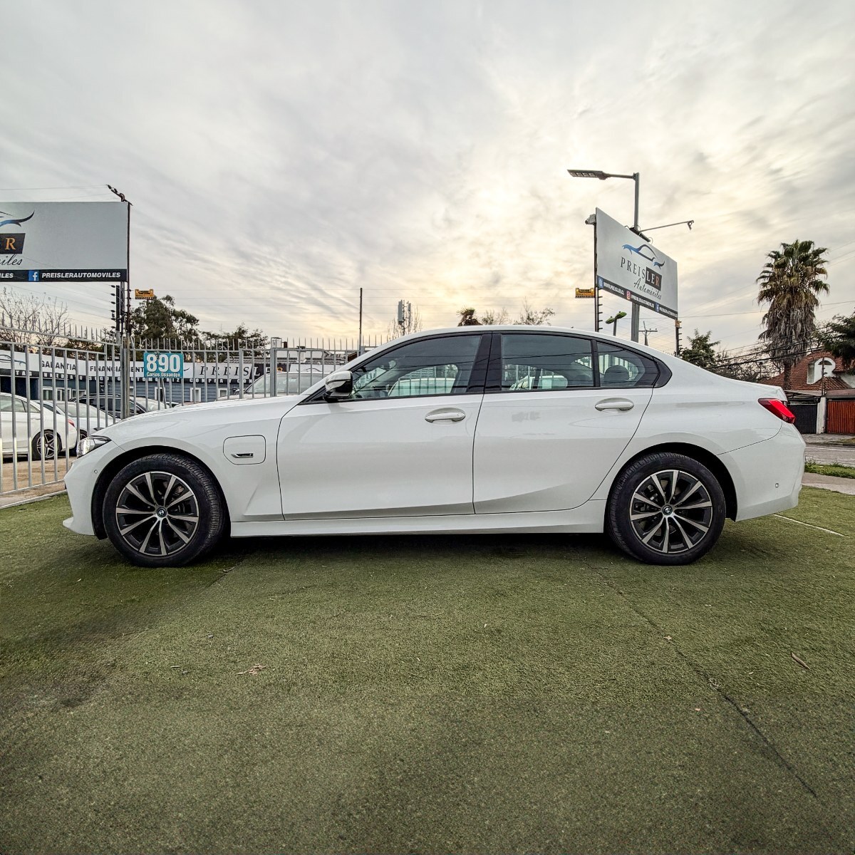 BMW 330 HIBRIDO ENCHUFABLE 2023 - Imagen 9 de 10