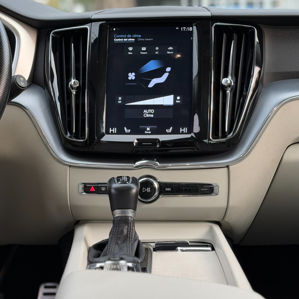 Volvo XC60 T5 MOMENTUM 2019 - Imagen 10 de 10