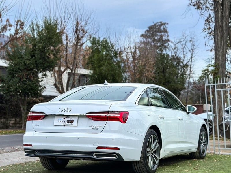 Audi A6 40 TFSI 2.0T 2024 - Imagen 6 de 10