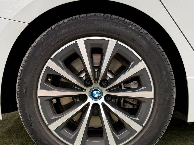 BMW 330 HIBRIDO ENCHUFABLE 2023 - Imagen 8 de 10