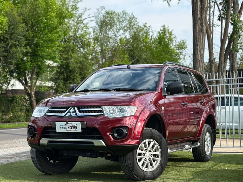 Mitsubishi MONTERO SPORT G2 AUTOMATICO DIESEL 2014 - Imagen 3 de 10