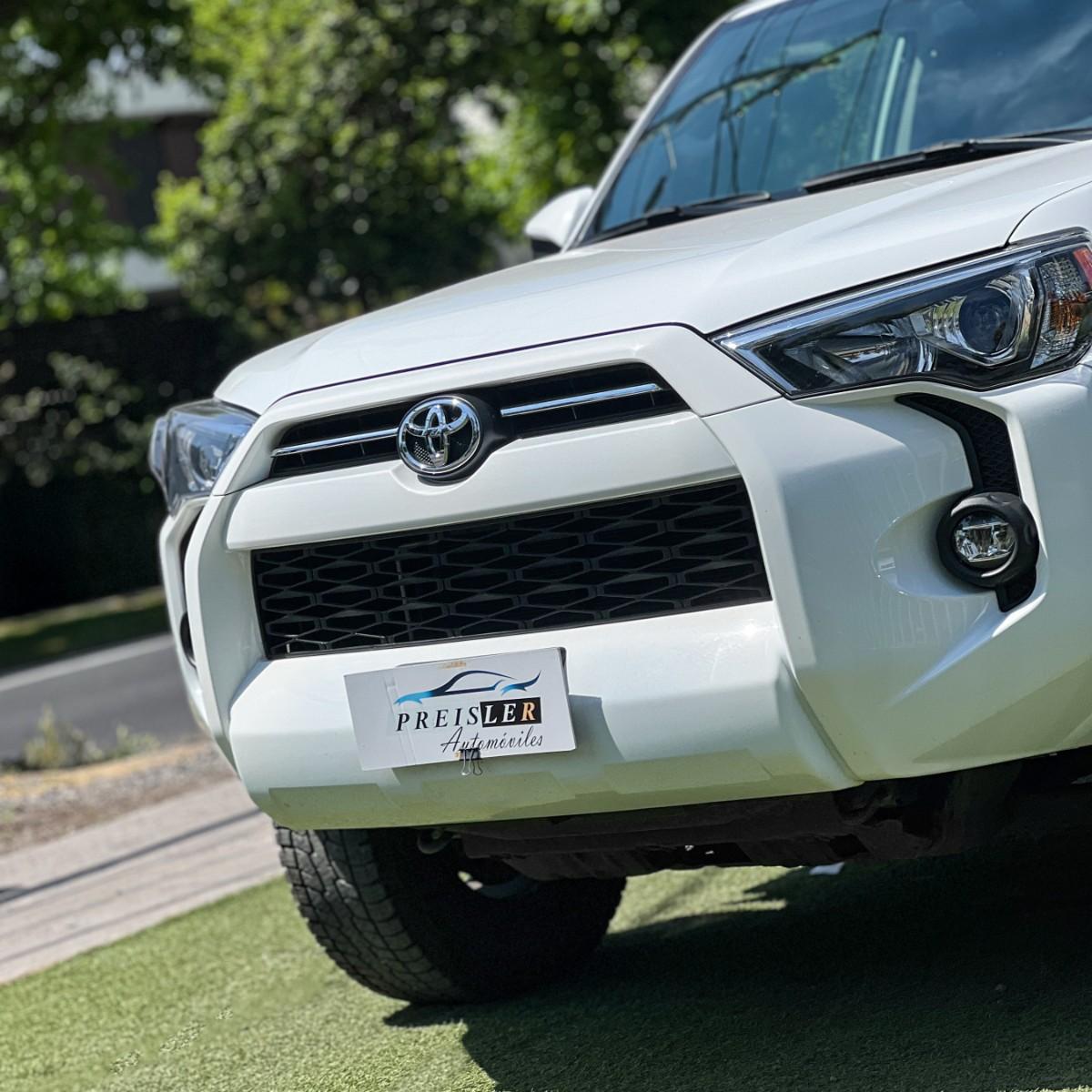 Toyota 4 RUNNER SR5 4X2 AT 2025 - Imagen 7 de 10
