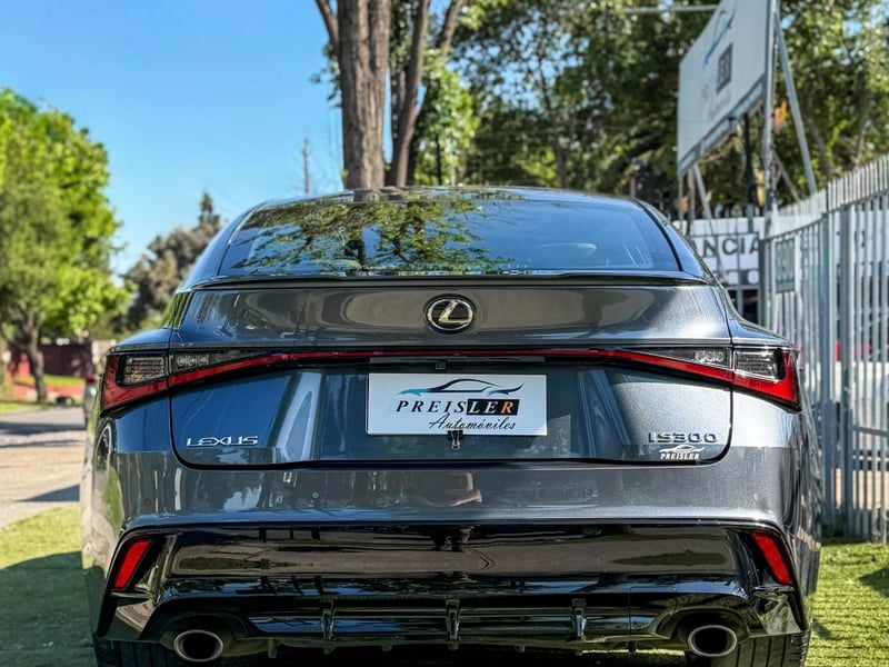 Lexus IS300 FSPORT 2.0 TURBO 2024 - Imagen 5 de 10