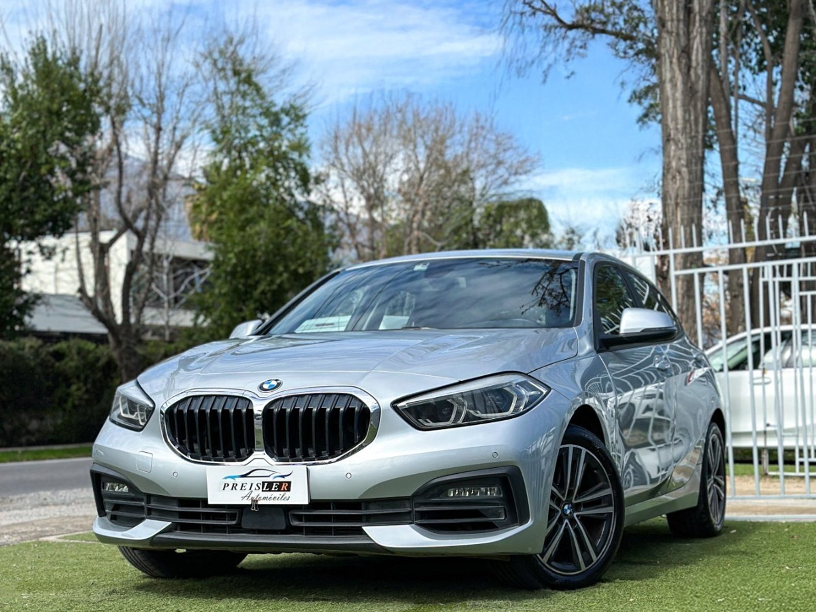 BMW 118 1.5 TURBO AUTOMÁTICO 2020 - Foto 3 de 10