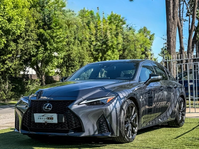 Lexus IS300 FSPORT 2.0 TURBO 2024 - Imagen 3 de 10