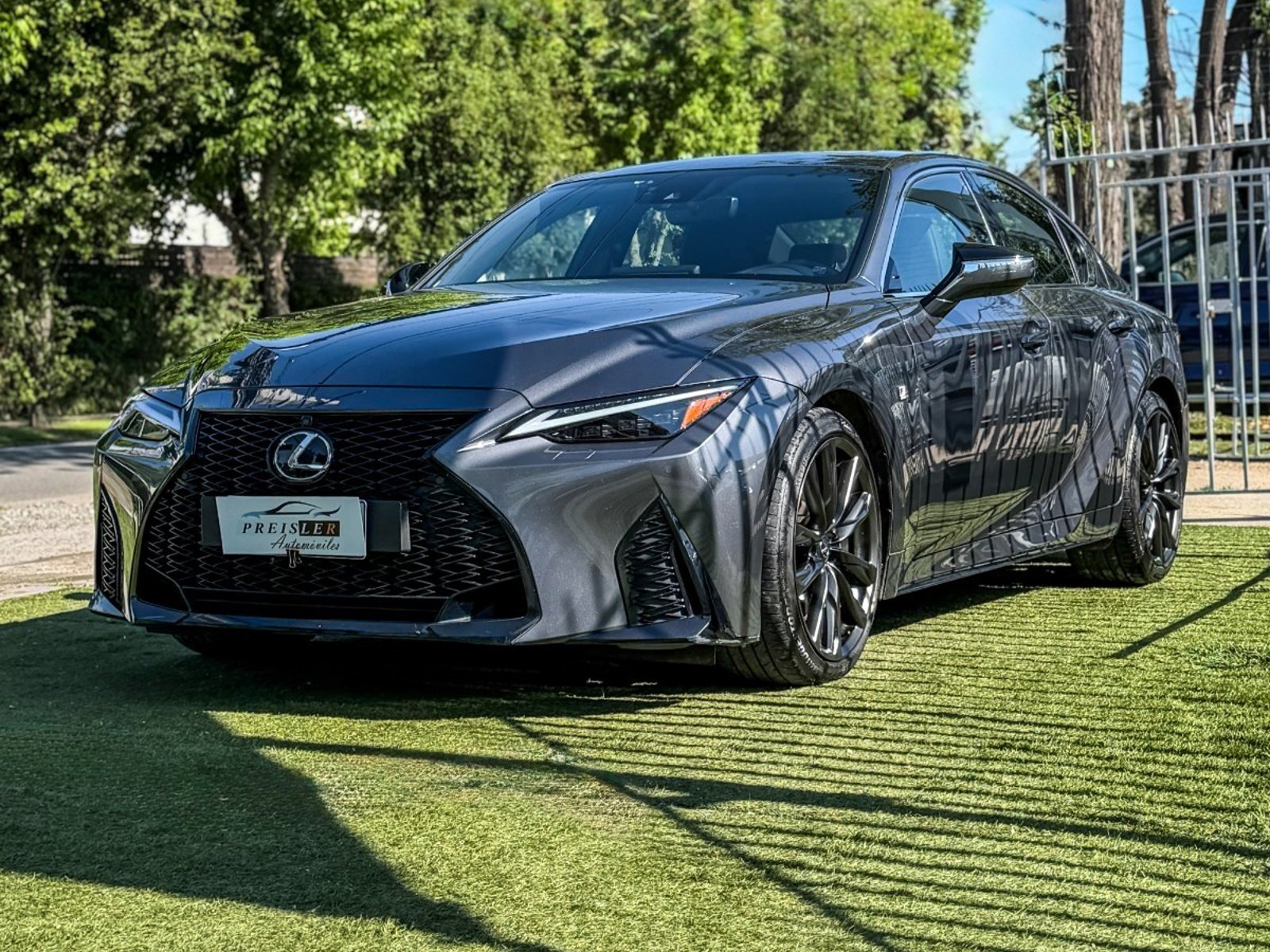 Lexus IS300 FSPORT 2.0 TURBO 2024 - Foto 3 de 10