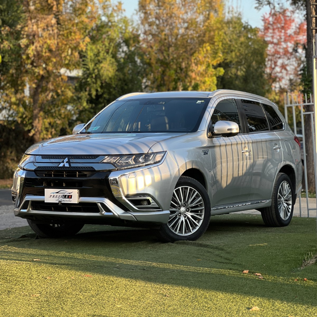 Mitsubishi OUTLANDER PHEV 2.0 AUTOMATICO 2020 - Imagen 3 de 10