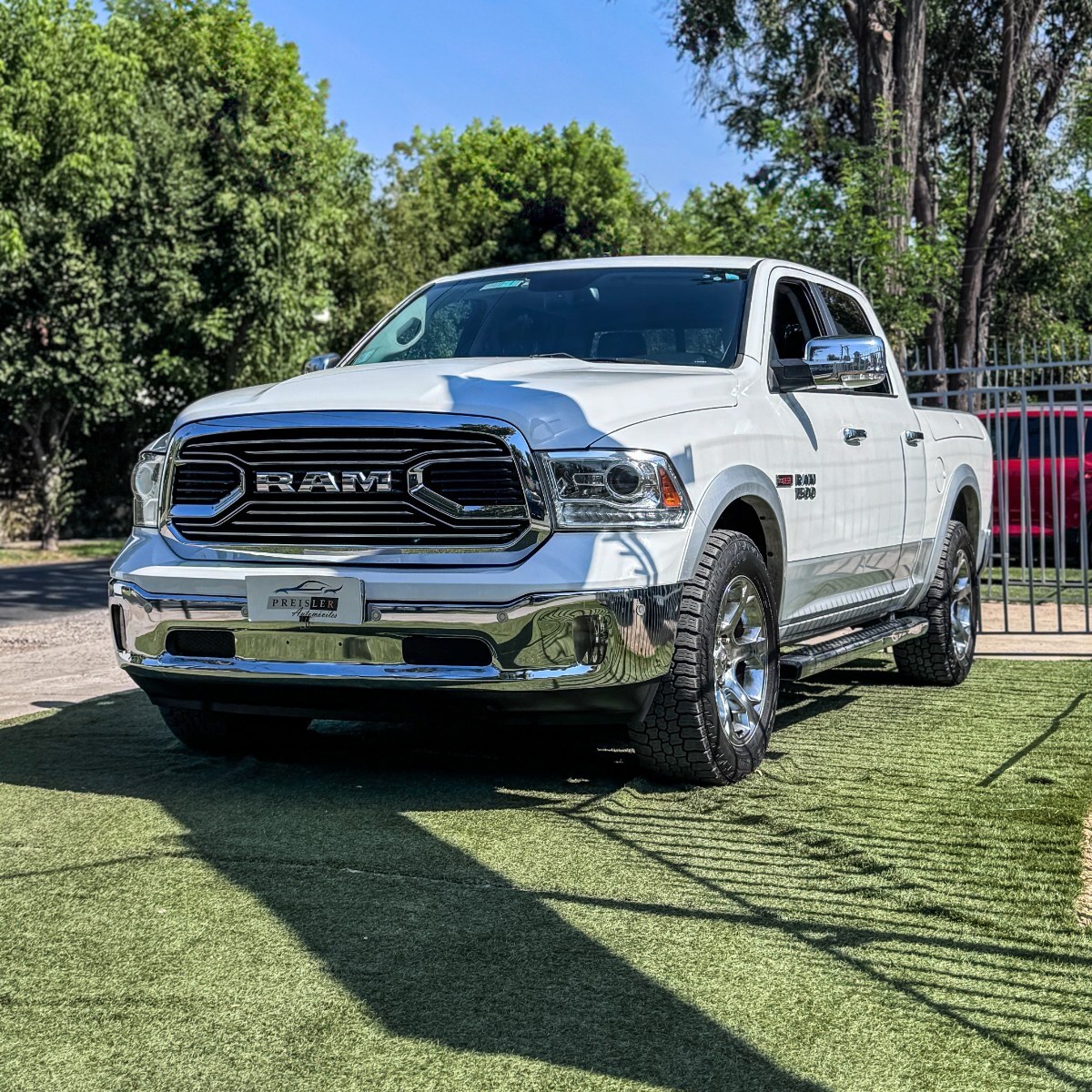 RAM 1500 LARAMIE 4X4 DIESEL 2019 - Imagen 3 de 10