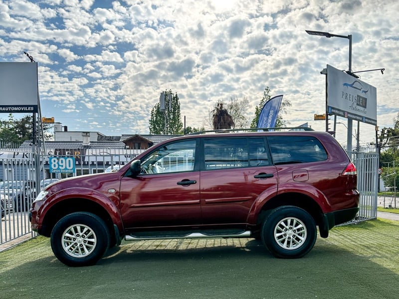 Mitsubishi MONTERO SPORT G2 AUTOMATICO DIESEL 2014 - Imagen 7 de 10