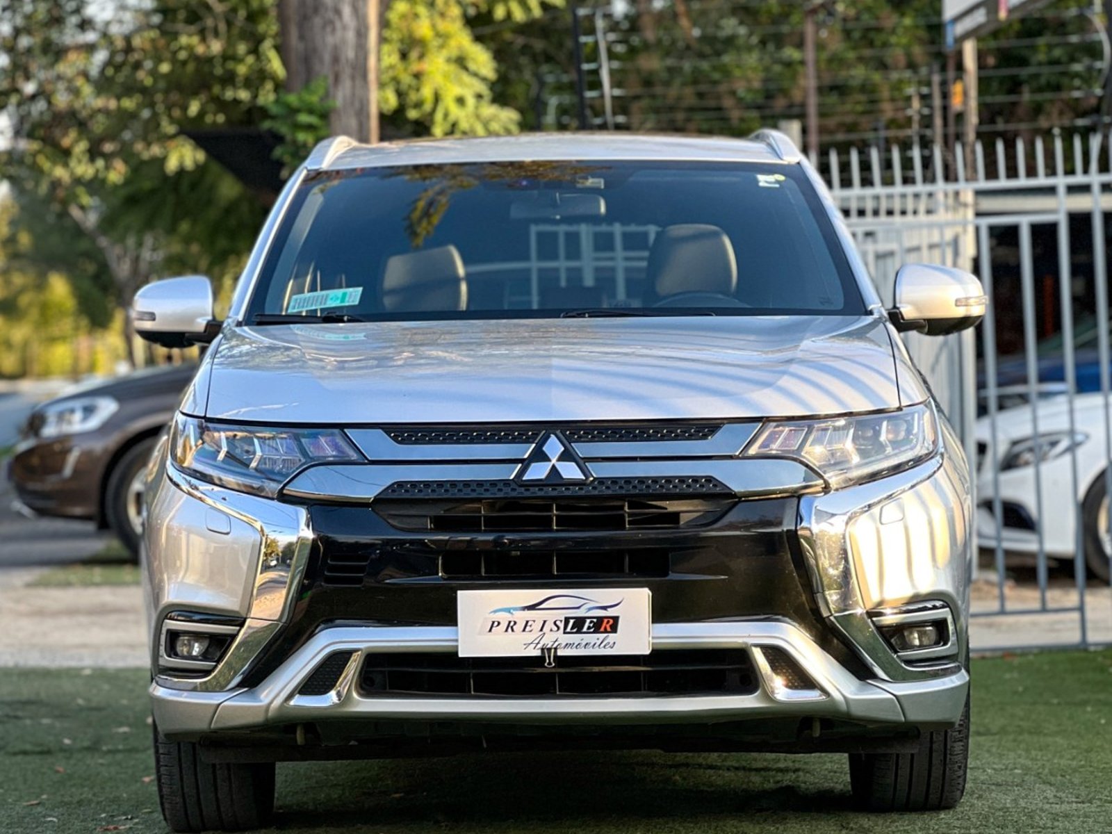 Mitsubishi OUTLANDER PHEV 2.0 AUTOMATICO 2020 - Foto 2 de 10