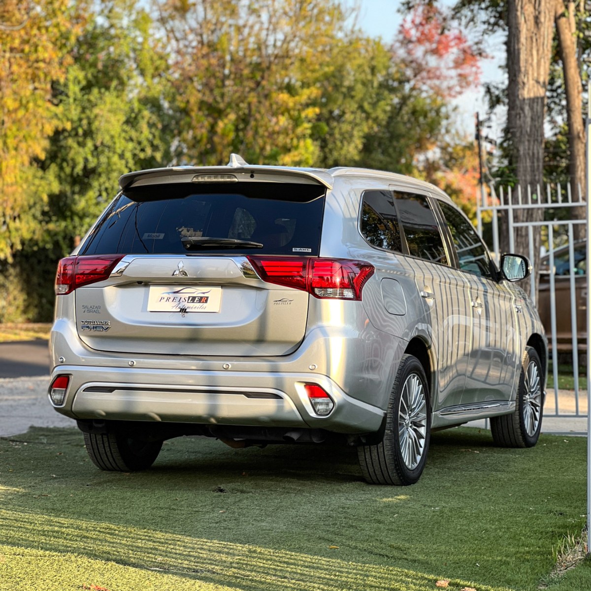 Mitsubishi OUTLANDER PHEV 2.0 AUTOMATICO 2020 - Imagen 4 de 10