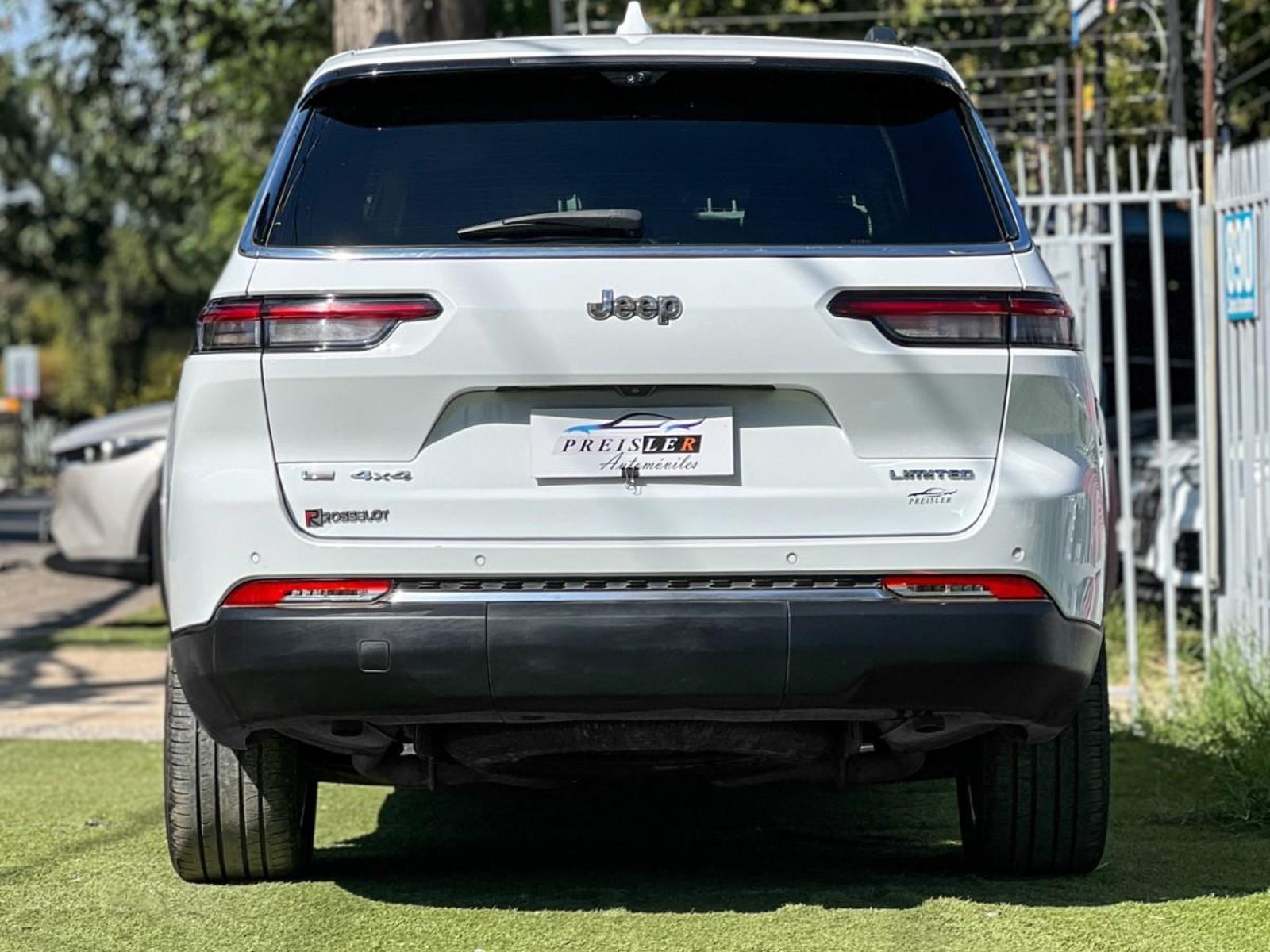 Jeep GRAND CHEROKEE LIMITED 4X4 3 CORRIDAS DE ASIENTOS 2023 - Foto 5 de 10