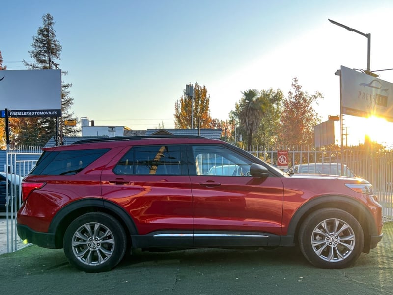 Ford EXPLORER XLT 4X4 FULL 2025 - Imagen 8 de 10