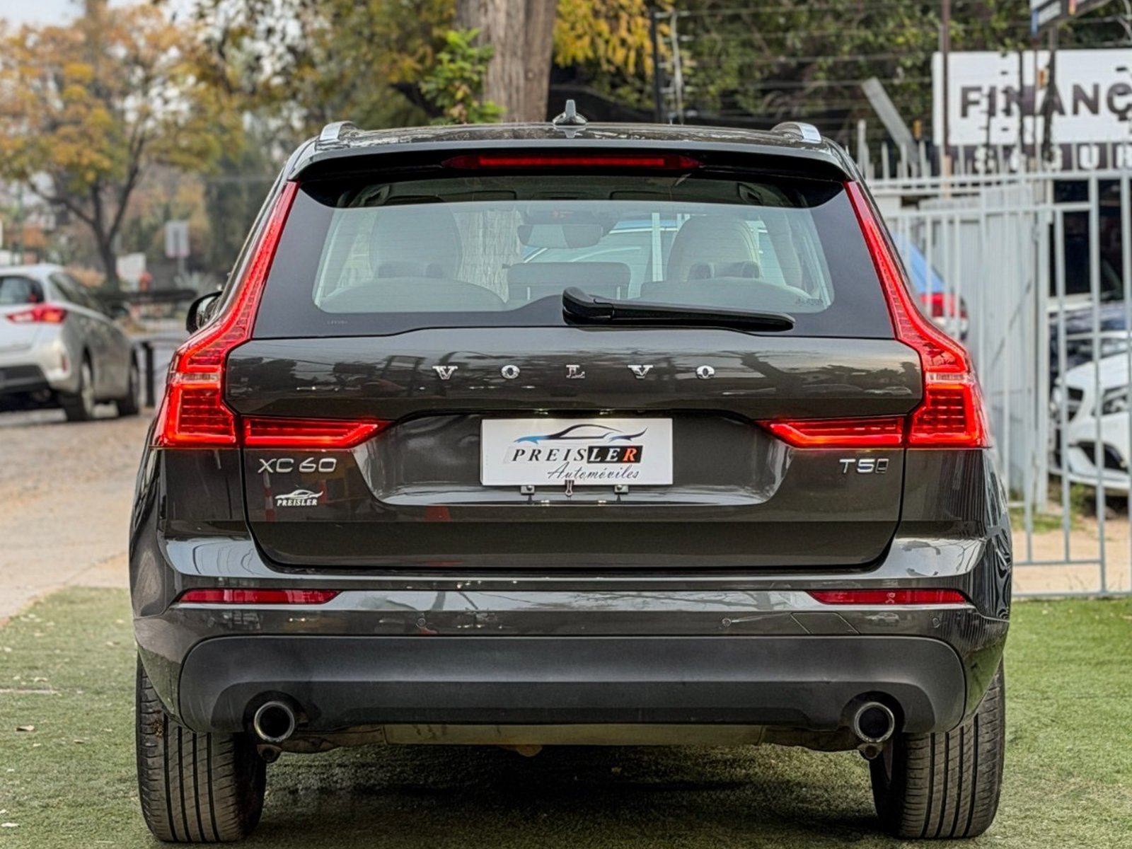 Volvo XC60 T5 MOMENTUM 2019 - Foto 5 de 10