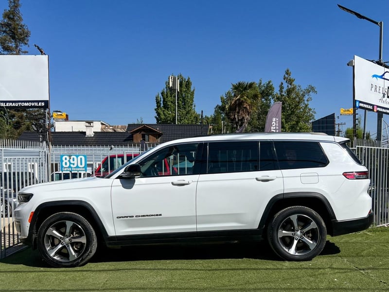 Jeep GRAND CHEROKEE LIMITED 4X4 3 CORRIDAS DE ASIENTOS 2023 - Imagen 7 de 10