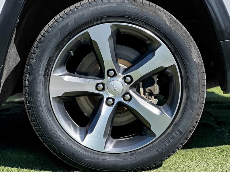 Jeep GRAND CHEROKEE LIMITED 4X4 3 CORRIDAS DE ASIENTOS 2023 - Imagen 10 de 10