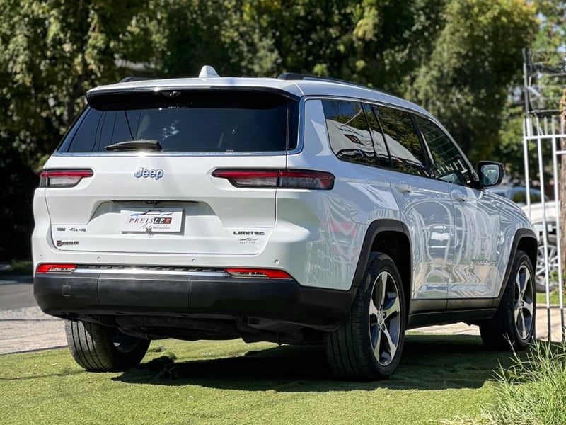 Jeep GRAND CHEROKEE LIMITED 4X4 3 CORRIDAS DE ASIENTOS 2023 - Imagen 6 de 10