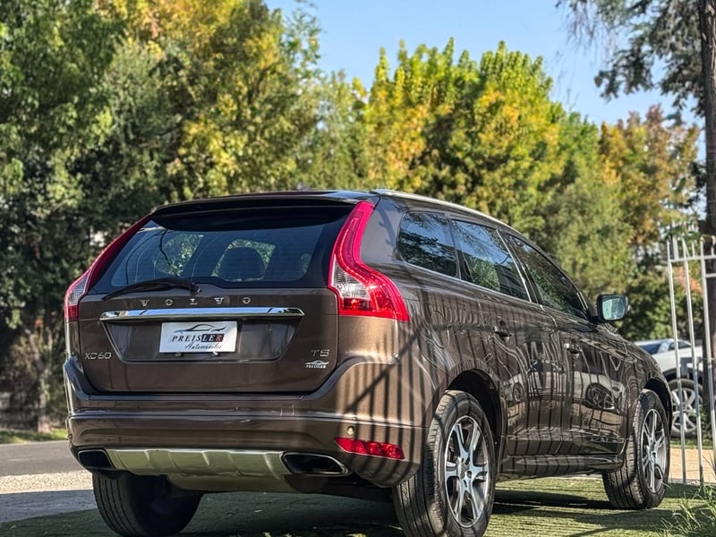 Volvo XC60 T5 LIMITED 2.0 TURBO 2014 - Imagen 4 de 10
