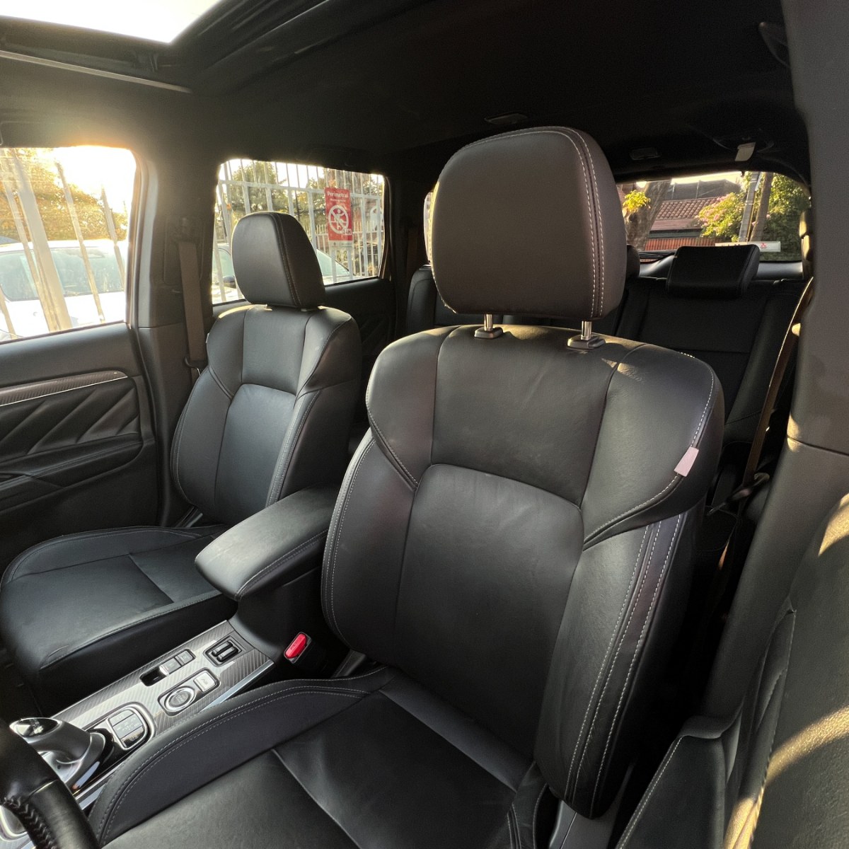Mitsubishi OUTLANDER PHEV 2.0 AUTOMATICO 2020 - Imagen 9 de 10