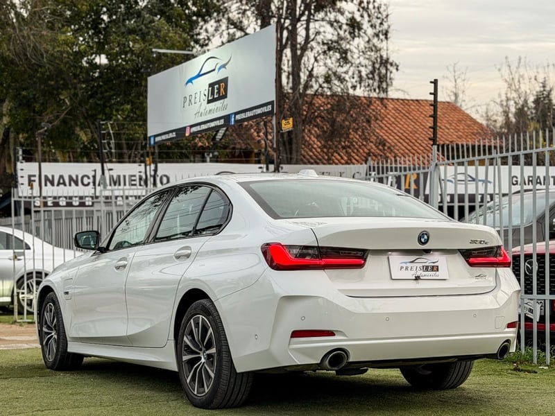 BMW 330 HIBRIDO ENCHUFABLE 2023 - Imagen 7 de 10