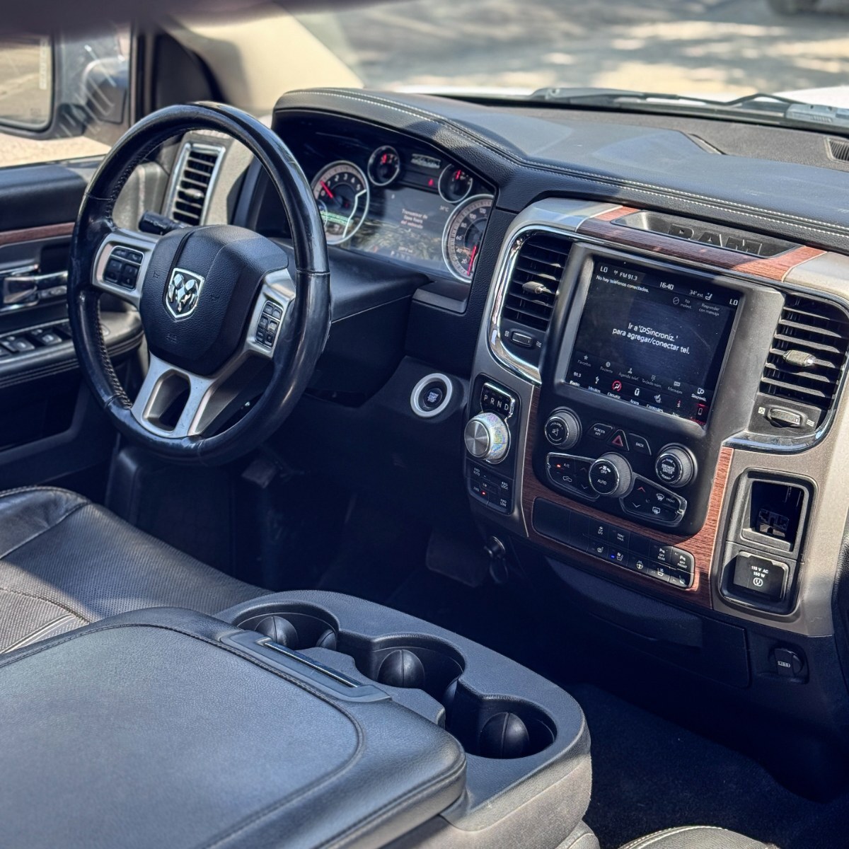 RAM 1500 LARAMIE 4X4 DIESEL 2019 - Imagen 9 de 10