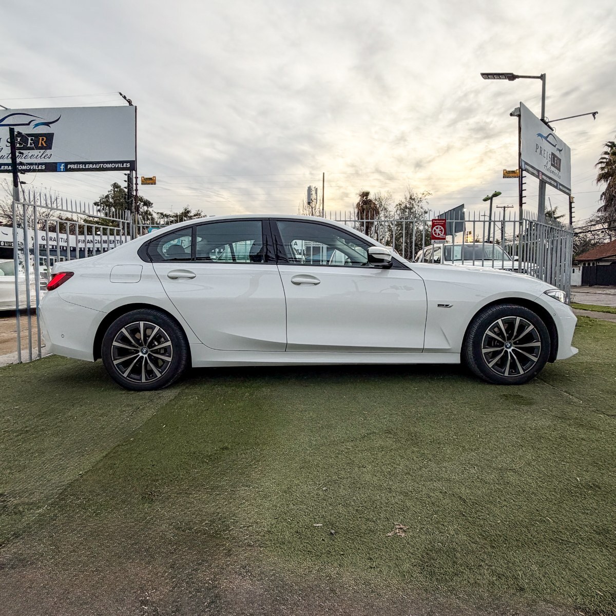 BMW 330 HIBRIDO ENCHUFABLE 2023 - Imagen 4 de 10