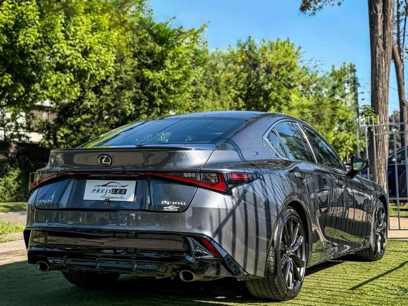 Lexus IS300 FSPORT 2.0 TURBO 2024 - Imagen 4 de 10